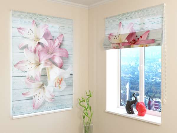 Roman blind: COLORFUL LILIES ON WOOD